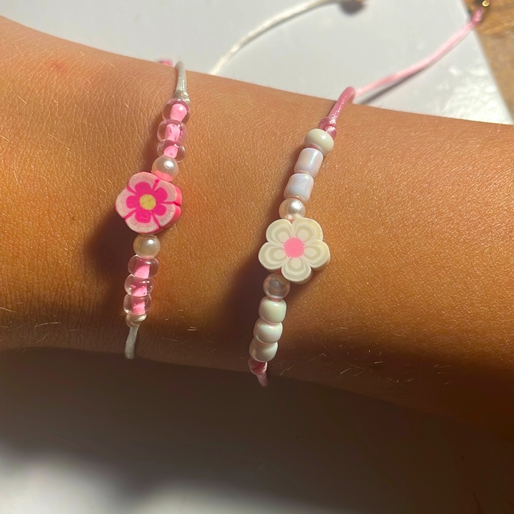 Set of 2 Flower friendship bracelets🌸